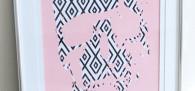 Poster com caveira rosa estampada