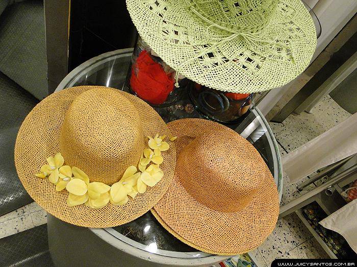 Chapéus de vários tipos e estilos