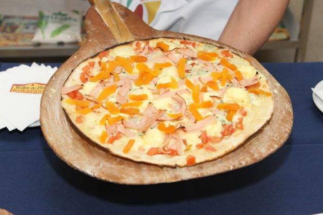 www.juicysantos.com.br - pizza da kokiimbos com damasco