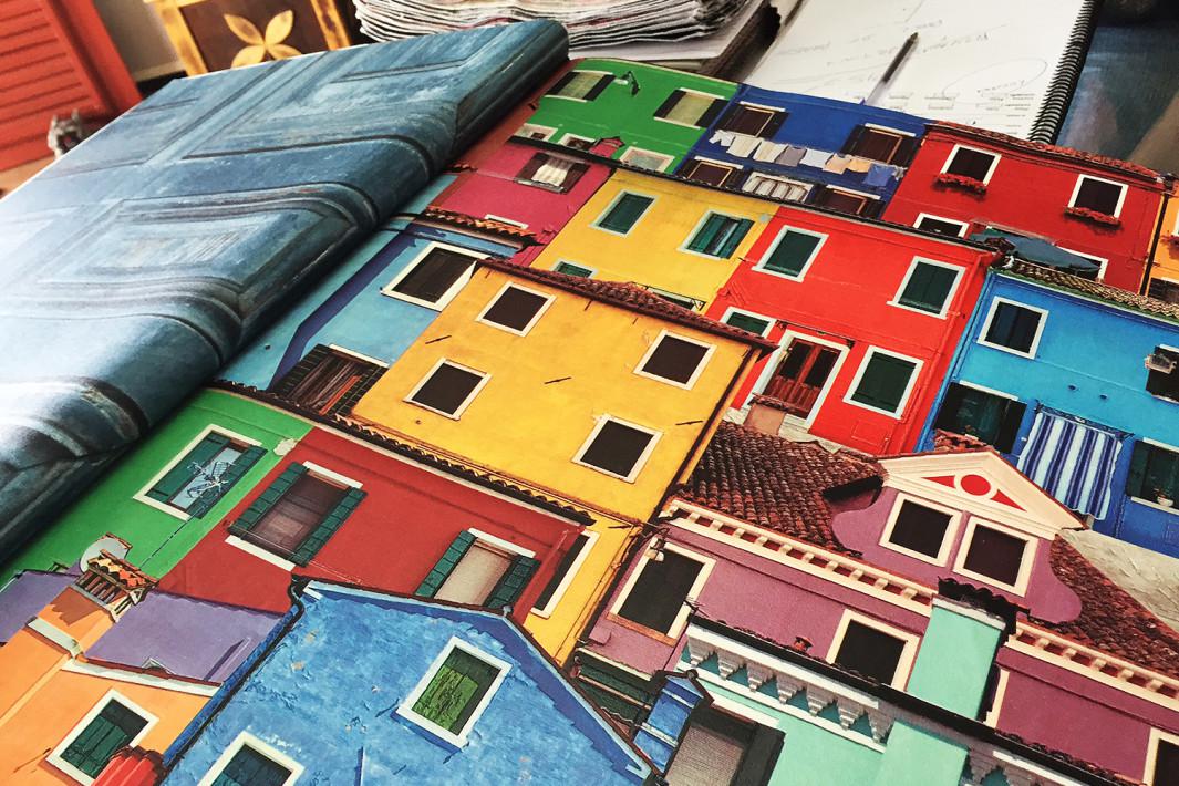 papel-de-parede-casas-coloridas