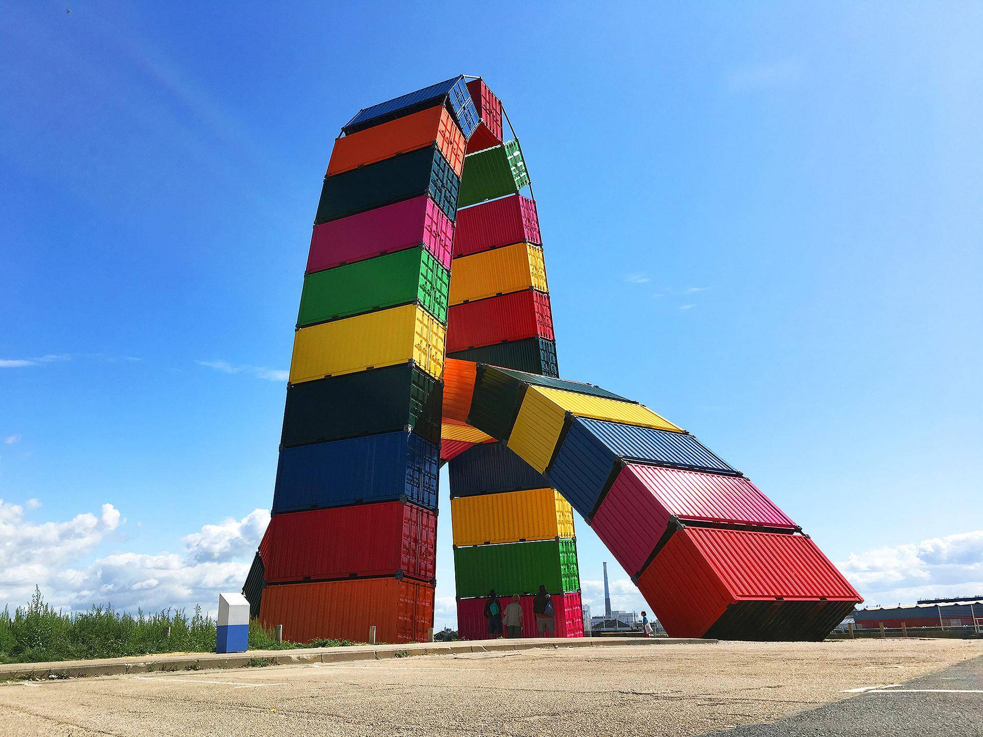 Obra de Vincent Ganivet: arco de containeres