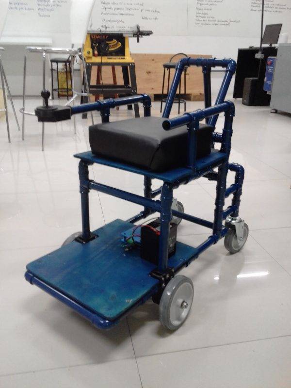 juicysantos.com.br - Cadeira de rodas de recicláveis