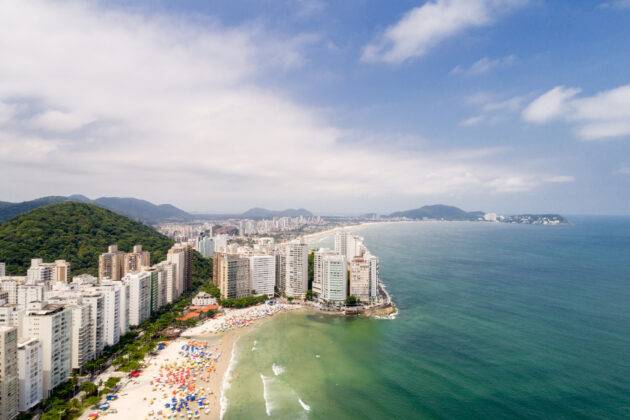 www.juicysantos.com.br - 5 cidades da Baixada Santista estão no top 10 do Booking.com para o verão
