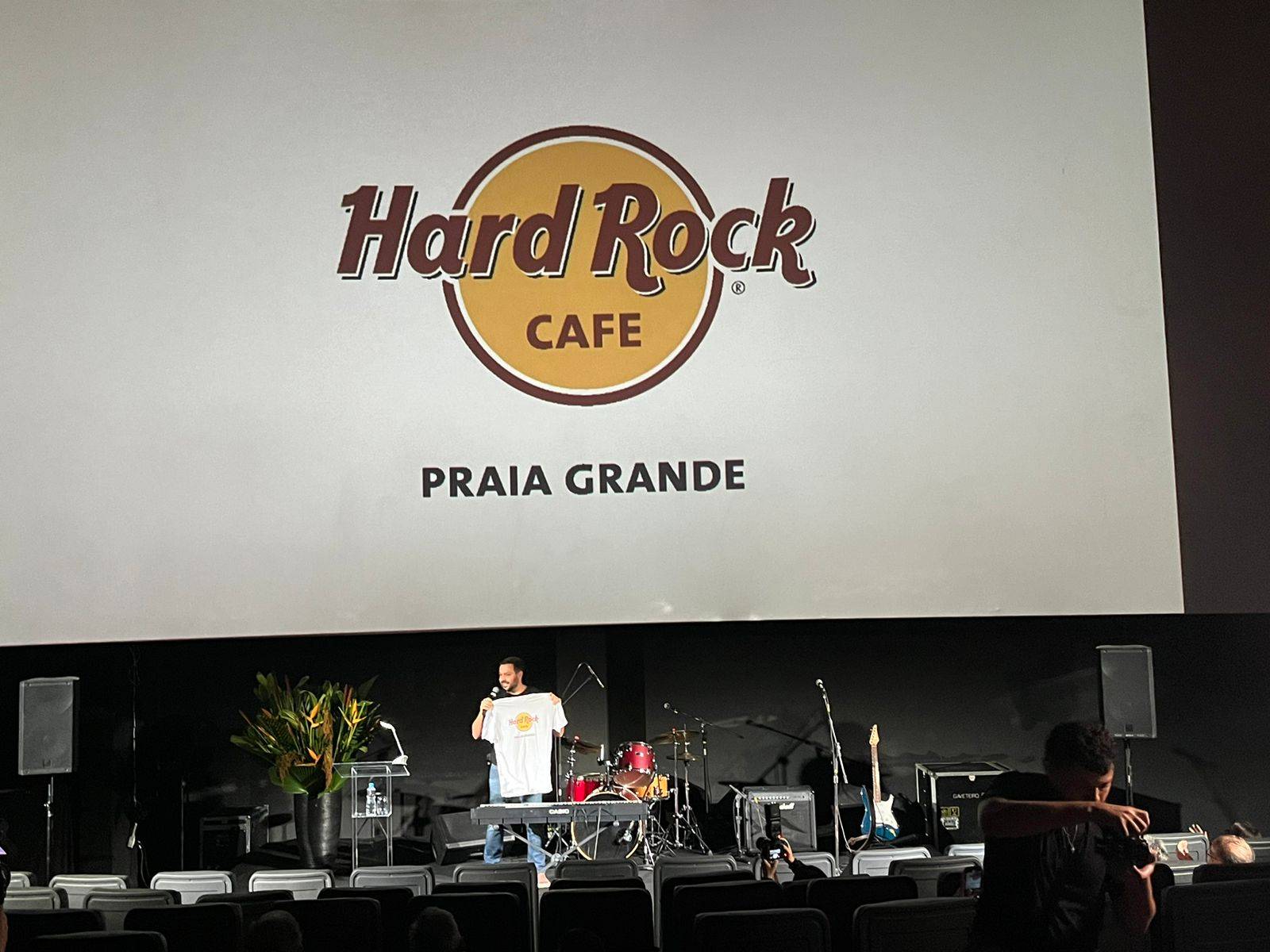Hard Rock Café chega ao Litoral Plaza em Praia Grande