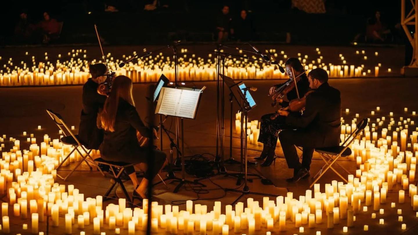 Candlelight: Bruno Mars