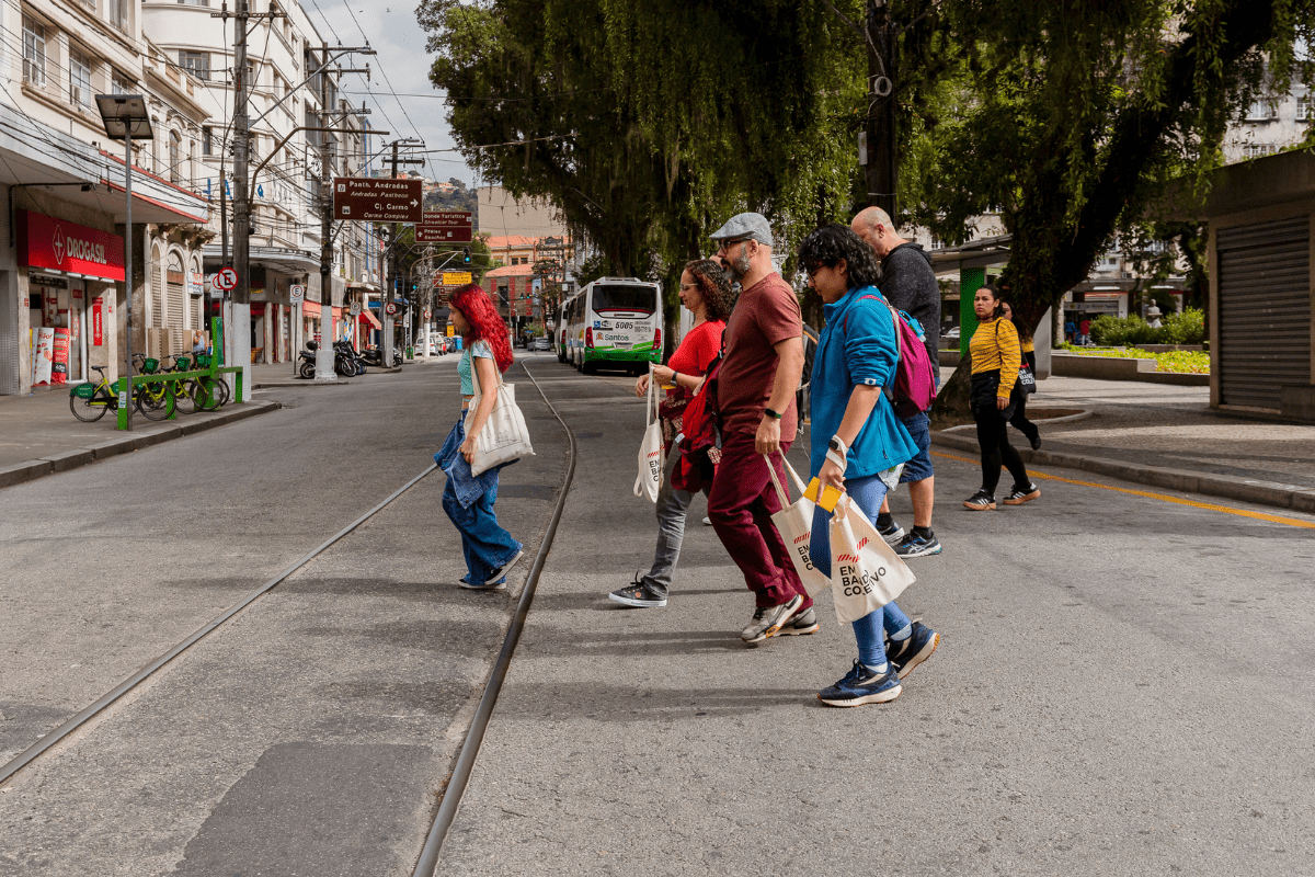 Em Bando Coletivo — Em Risco