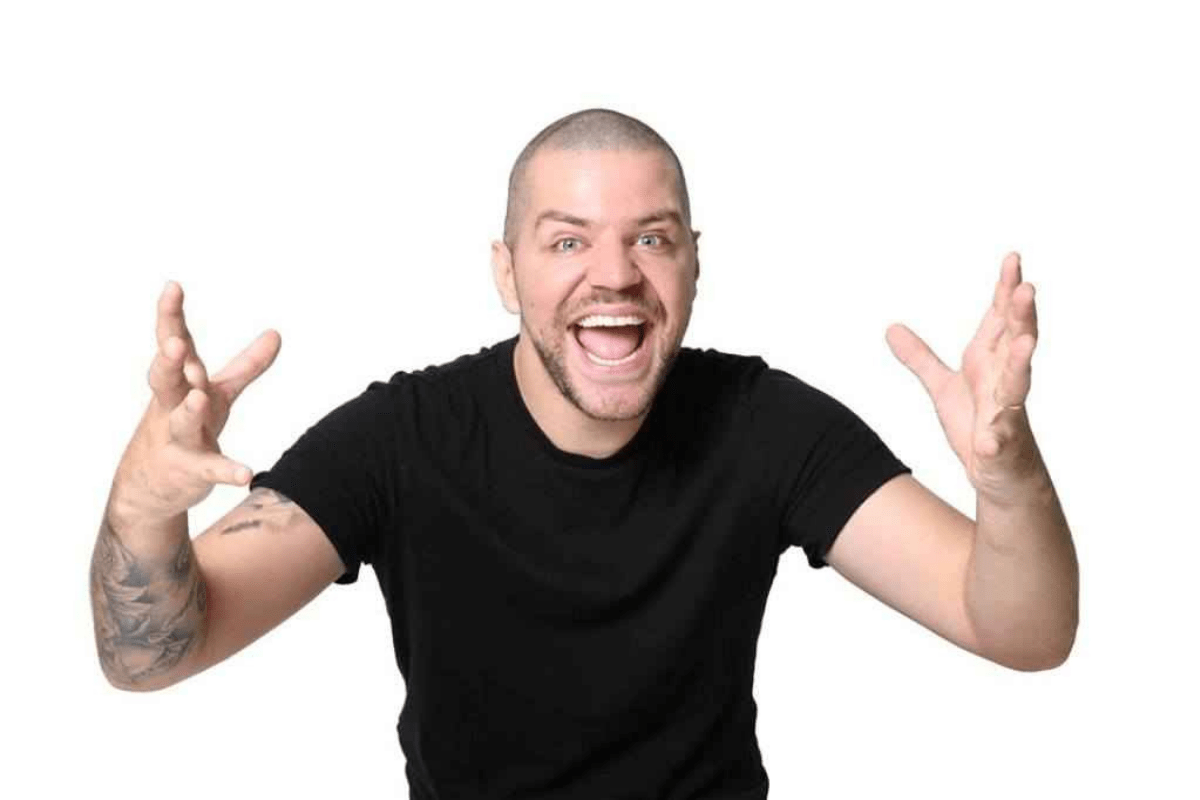 Victor Sarro em Santos