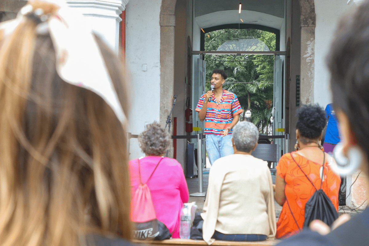Mostra Literária Autores Negros do Brasil