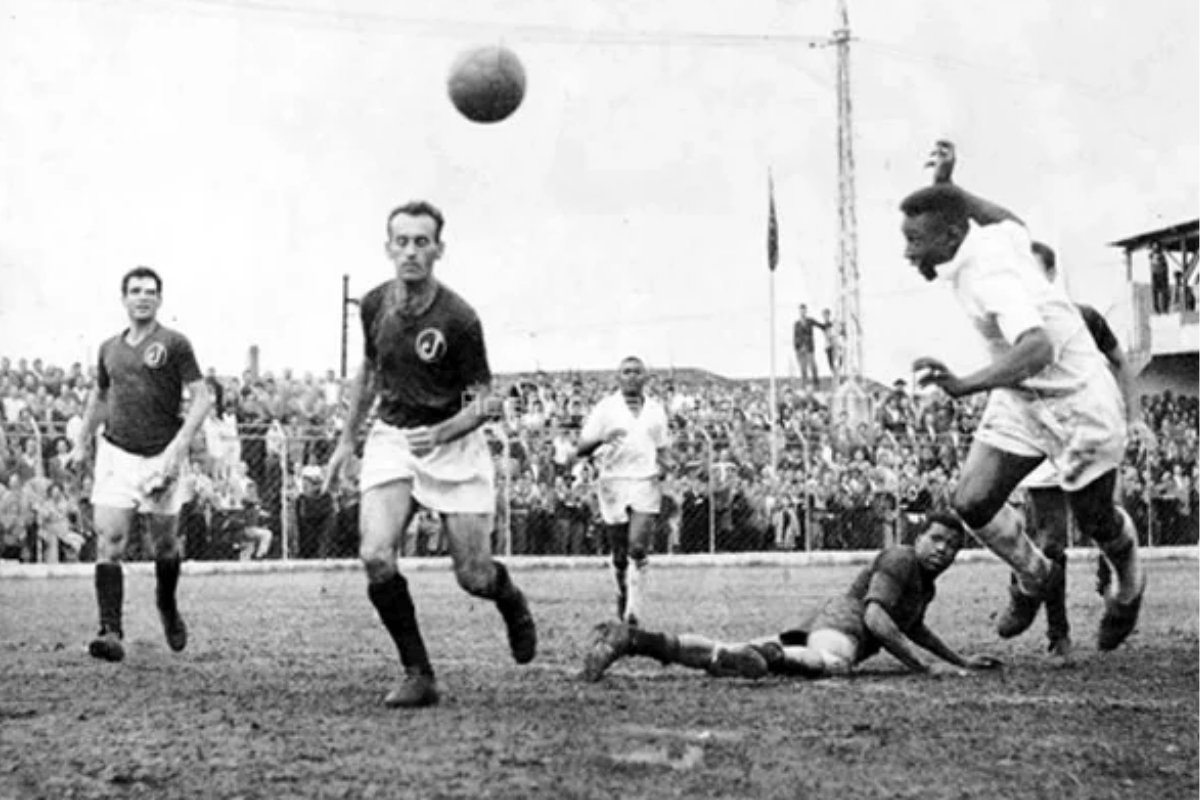 www.juicysantos.com.br - Museu Pelé exibe o gol mais bonito do Rei depois de 67 anos