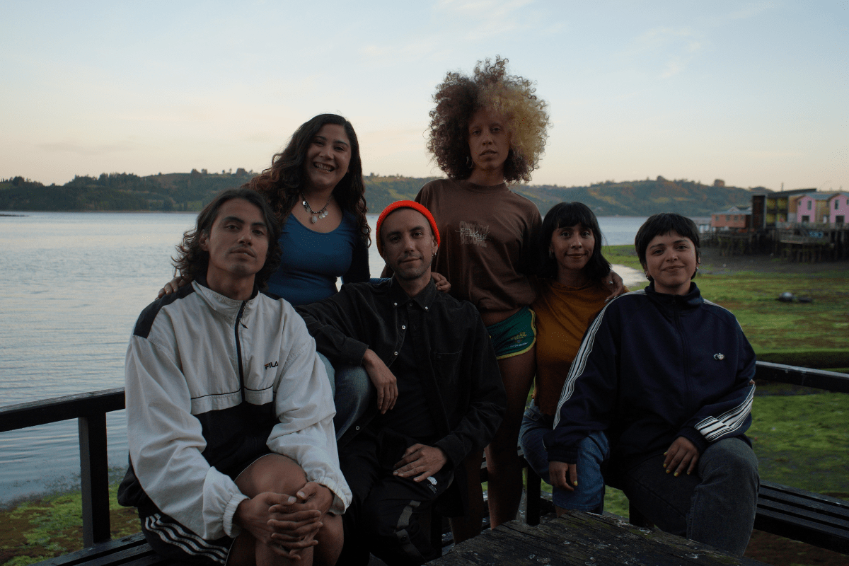 www.juicysantos.com.br - Diez leva a performance da Baixada para novos territórios da América Latina