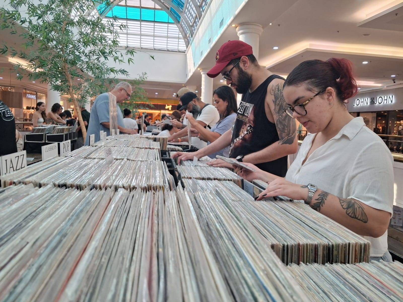 Feira de discos no Praiamar